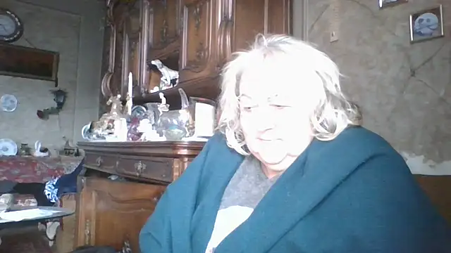 Snapshot of Lala-Love56 chatting on 10.25.25 Lala-Love56 online show from 10.25.25