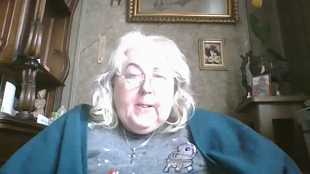 Snapshot of Lala-Love56 chatting on 11.17.25 Lala-Love56 online show from 11.17.25