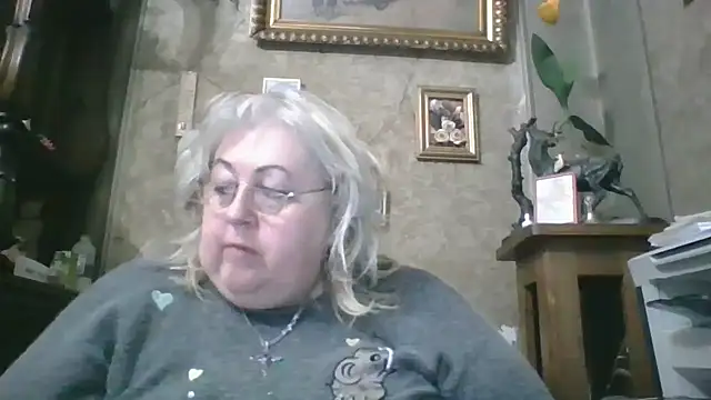 Snapshot of Lala-Love56 chatting on 11.18.25 Lala-Love56 online show from 11.18.25