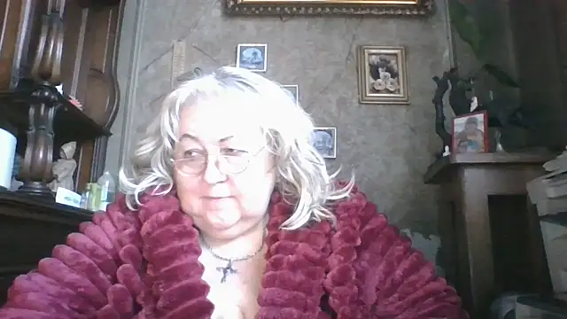 Snapshot of Lala-Love56 chatting on 11.19.25 Lala-Love56 online show from 11.19.25