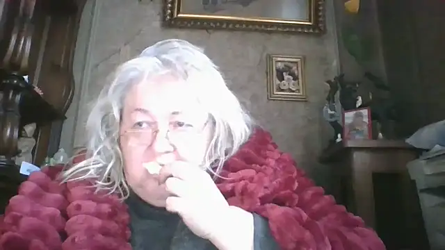 Snapshot of Lala-Love56 chatting on 11.30.25 Lala-Love56 online show from 11.30.25