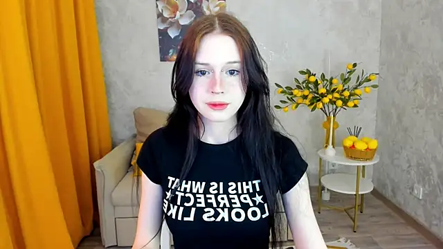 Snapshot of VioletHarme chatting on 04.07.26 VioletHarme online show from 04.07.26