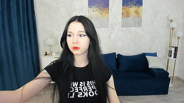 Snapshot of VioletHarme chatting on 04.10.26 VioletHarme online show from 04.10.26