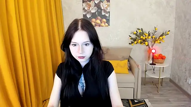 Snapshot of VioletHarme chatting on 05.10.26 VioletHarme online show from 05.10.26