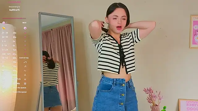 OliviaKis  online show from 10.12.25