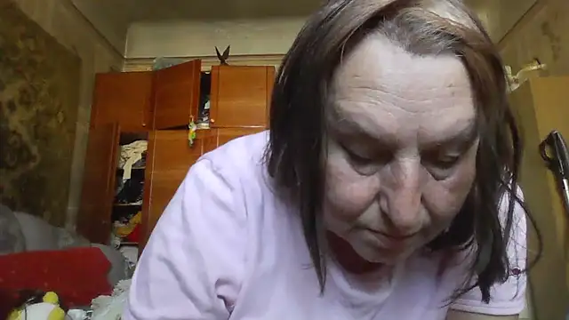 AnnaLive570 online show from 10.26.25