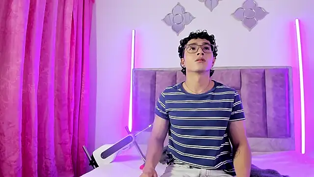 Snapshot of 0anonimo_bottom1 chatting on 09.14.25 0anonimo bottom1 online show from 09.14.25