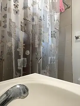 littyleesh1 online show from 04.12.26