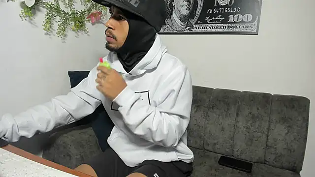 Snapshot of carl_jhonson821 chatting on 11.05.25 carl jhonson821 online show from 11.05.25