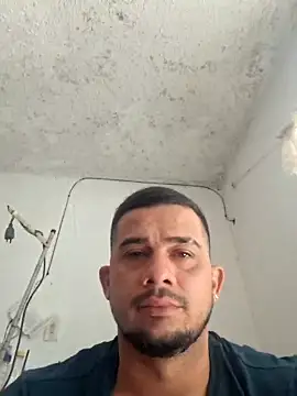 Snapshot of yeffito1 chatting on 09.10.25 yeffito1 online show from 09.10.25