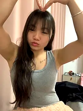 Snapshot of Emlyly-18 chatting on 12.02.25 Emlyly-18 online show from 12.02.25