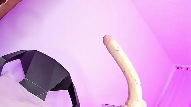 francesca suzett  online show from 01.09.26