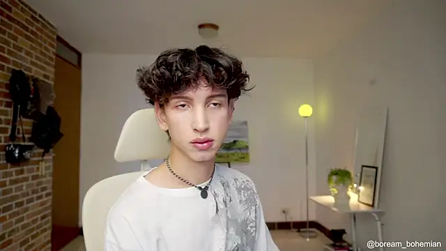 Snapshot of boream chatting on 10.03.25 boream online show from 10.03.25