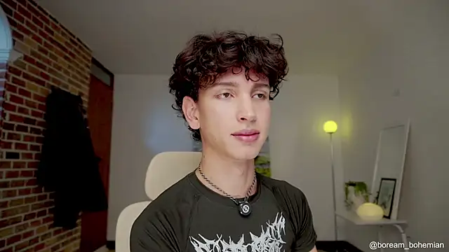 Snapshot of boream chatting on 11.26.25 boream online show from 11.26.25