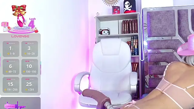 Snapshot of Eva_Walker_ chatting on 11.22.25 Eva Walker online show from 11.22.25