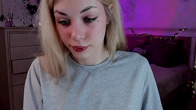 Snapshot of Leila_Vanilla chatting on 02.04.26 Leila Vanilla online show from 02.04.26