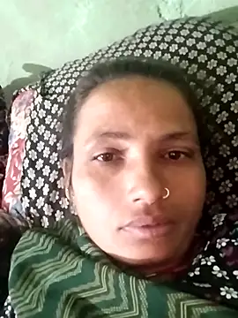 Snapshot of KIRTI12_HOT chatting on 11.16.25 KIRTI12 HOT online show from 11.16.25