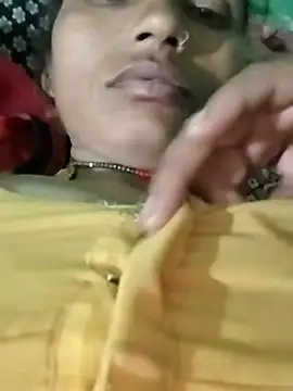 Snapshot of KIRTI12_HOT chatting on 11.16.25 KIRTI12 HOT online show from 11.16.25