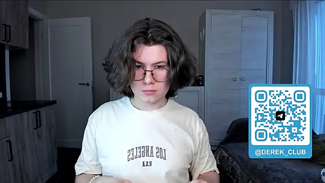 Snapshot of Derek_Shameless chatting on 04.25.26 Derek Shameless online show from 04.25.26