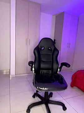 Snapshot of SofiaLust_Eup chatting on 10.26.25 SofiaLust Eup online show from 10.26.25