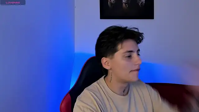 Snapshot of PeytonBox chatting on 09.13.25 PeytonBox online show from 09.13.25