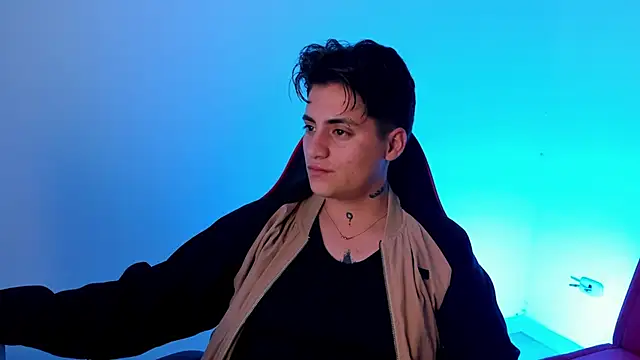 Snapshot of PeytonBox chatting on 10.01.25 PeytonBox online show from 10.01.25