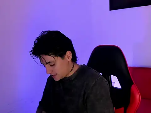 Snapshot of PeytonBox chatting on 11.29.25 PeytonBox online show from 11.29.25