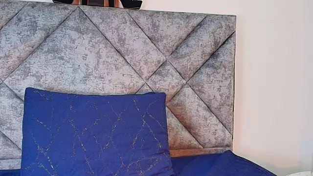 Shantey Laurent online show from 11.12.25