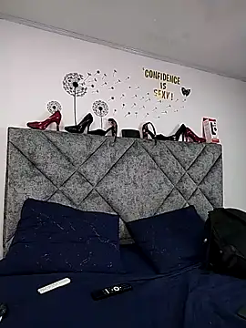 Shantey Laurent online show from 02.15.26