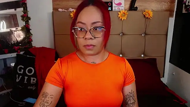 Snapshot of MIA__SPENCER chatting on 10.18.25 MIA SPENCER online show from 10.18.25