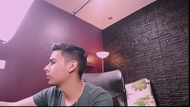 Snapshot of Matthewlodge chatting on 09.12.25 Matthewlodge online show from 09.12.25