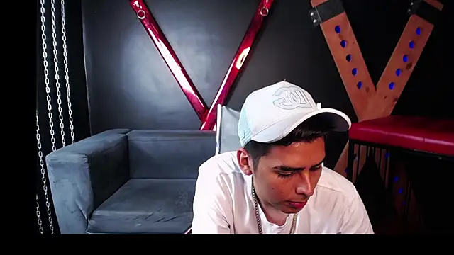 Snapshot of Matthewlodge chatting on 10.16.25 Matthewlodge online show from 10.16.25