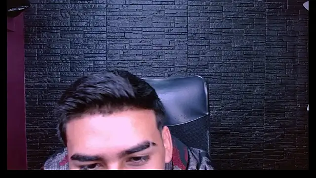 Snapshot of Matthewlodge chatting on 12.02.25 Matthewlodge online show from 12.02.25