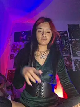 Snapshot of carolinerue chatting on 02.13.26 carolinerue online show from 02.13.26