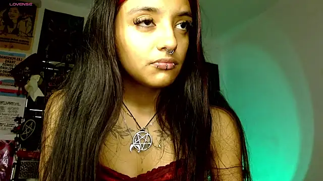 carolinerue online show from 04.30.26