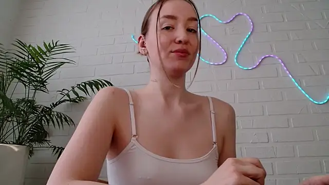 WhitePrincessLuna online show from 02.19.26