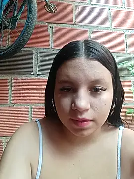 Shell Latina online show from 10.20.25