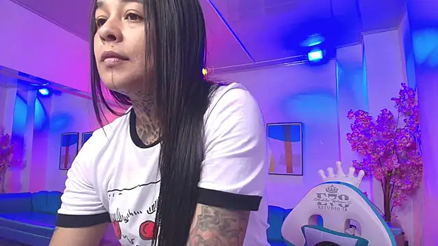 Black roseee online show from 04.12.26