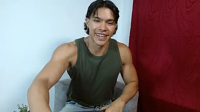 Snapshot of adriel_escalante chatting on 10.02.25 adriel escalante online show from 10.02.25