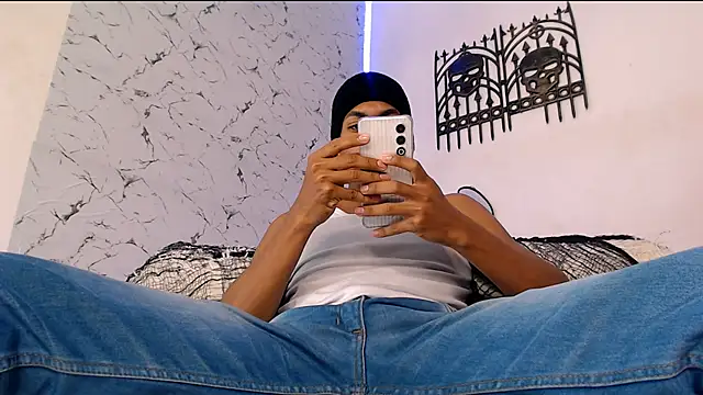 lorian vikel online show from 10.10.25