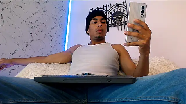 lorian vikel online show from 10.21.25