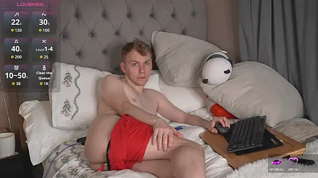 Snapshot of scottishtwink01 chatting on 05.28.26 scottishtwink01 online show from 05.28.26