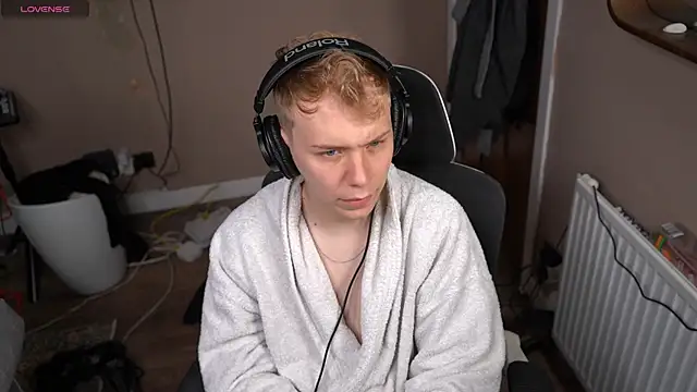 Snapshot of scottishtwink01 chatting on 07.14.26 scottishtwink01 online show from 07.14.26
