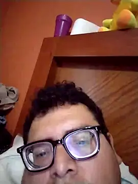 Santiagoqro85 online show from 10.12.25