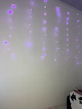 Snapshot of rhizanthella_ chatting on 10.27.25 rhizanthella online show from 10.27.25