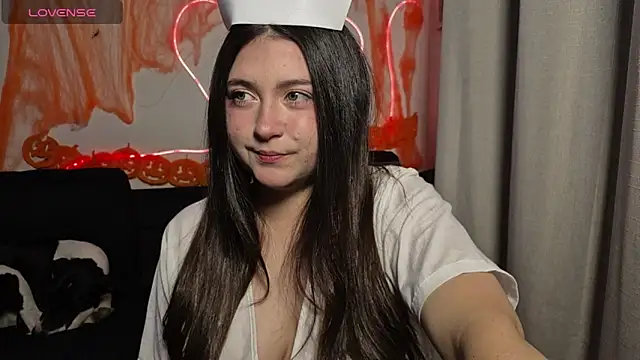 valentinauwu online show from 10.25.25