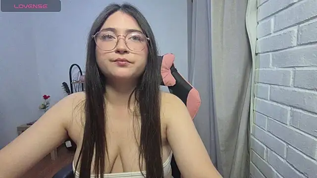 valentinauwu online show from 03.27.26