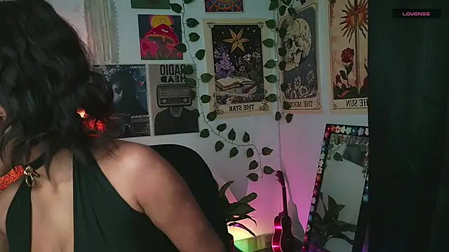 Raven luv online show from 09.17.25