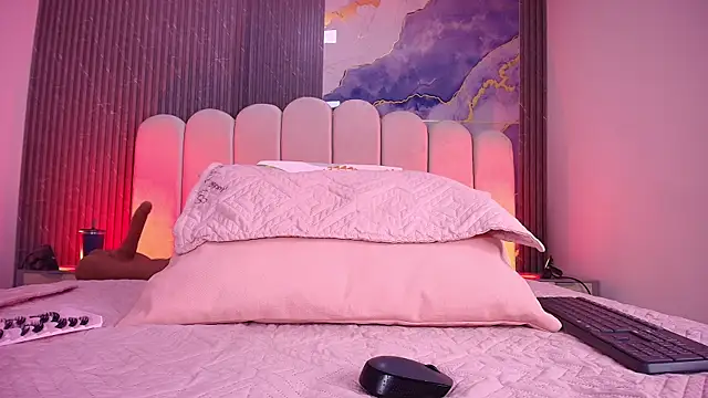 abbyrouss  online show from 12.03.25