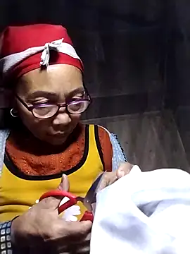 Snapshot of -Xuka-200 chatting on 01.15.26 -Xuka-200 online show from 01.15.26